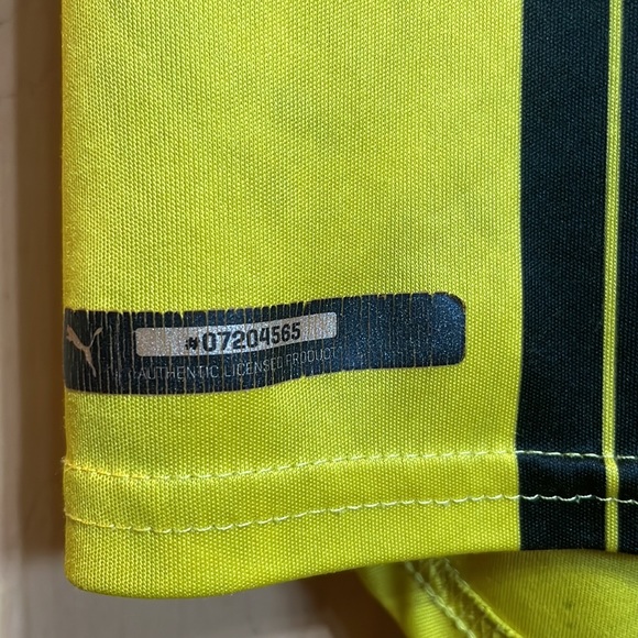 Puma BVB Borussia Dortmund 2017 Men’s Small Soccer Jersey - Picture 4 of 4